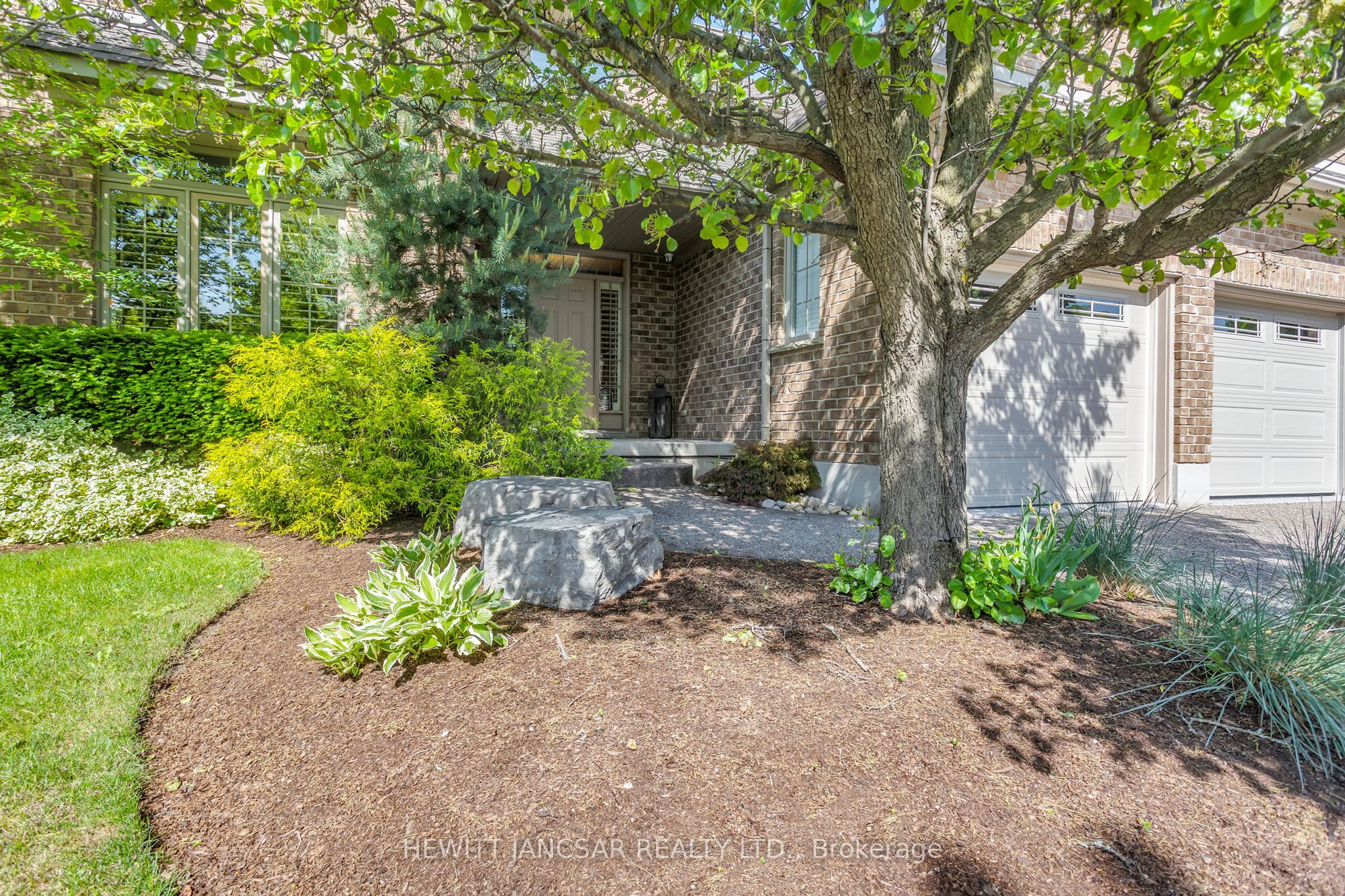 211 Terrace Wood Crescent