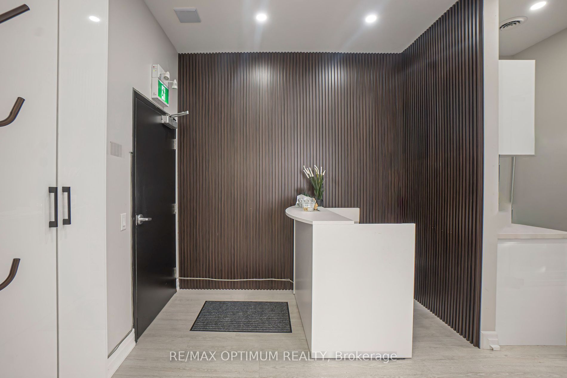 268 Derry Road W 201