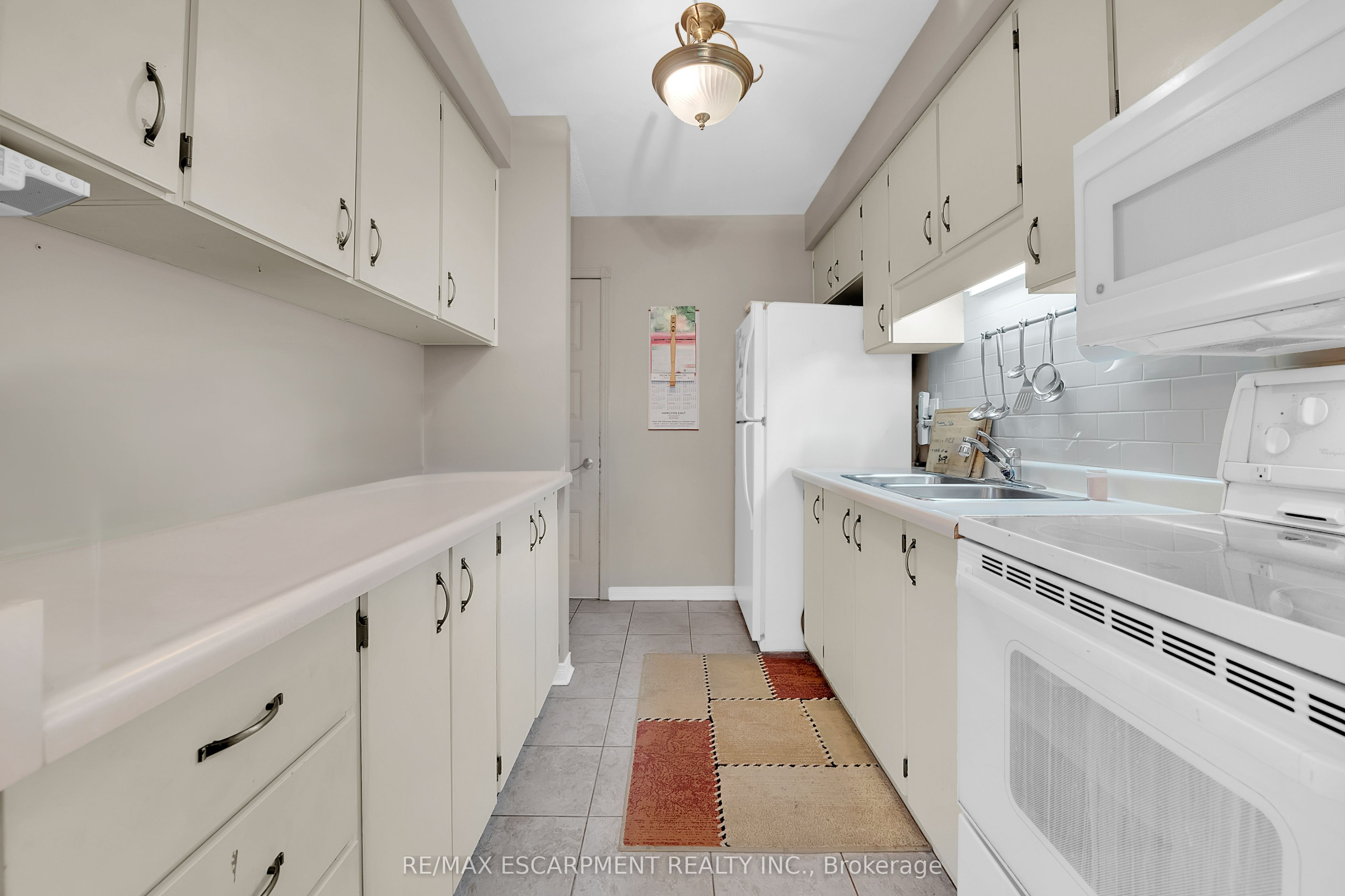 5016 Friesen Boulevard