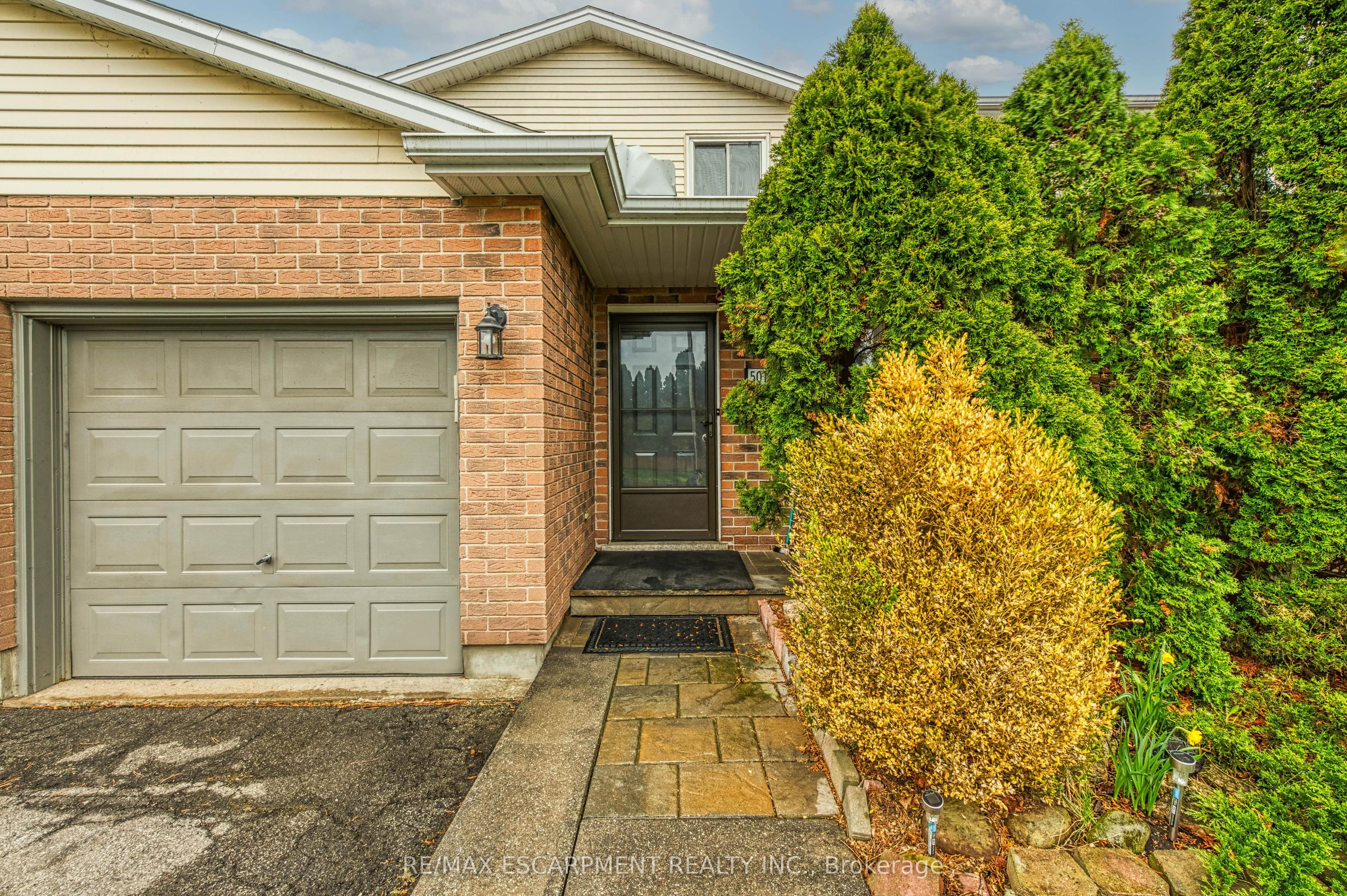 5016 Friesen Boulevard