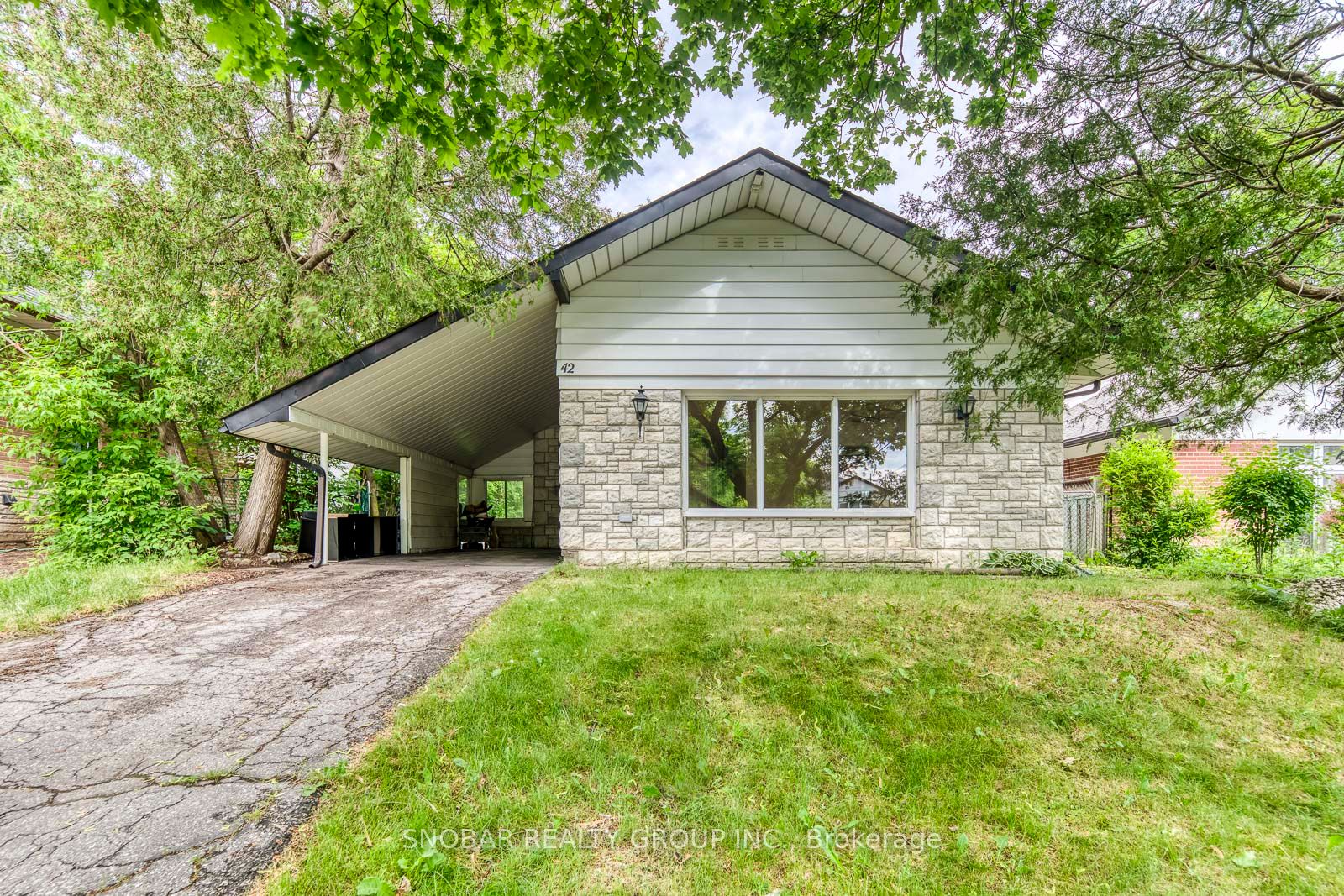 42 Clearbrooke Circle