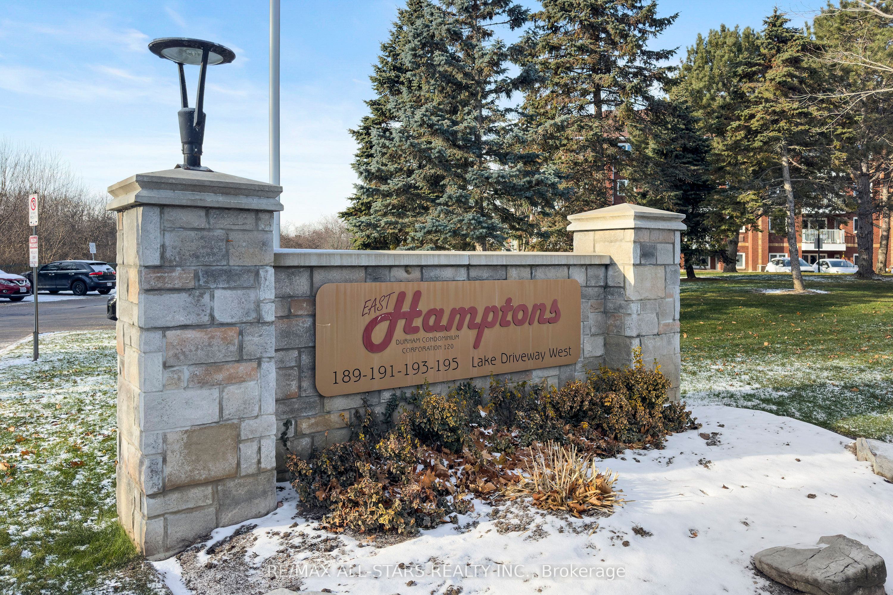 191 Lake Driveway N/A W 211