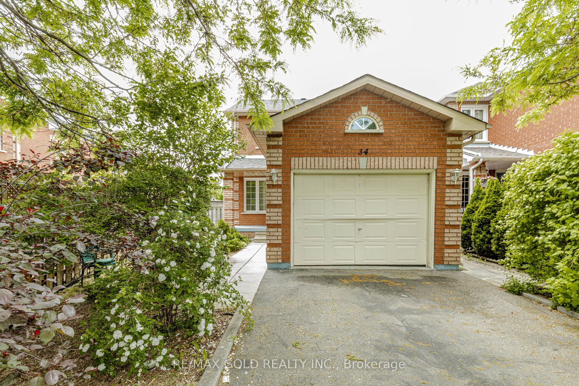 34 White Tail Crescent