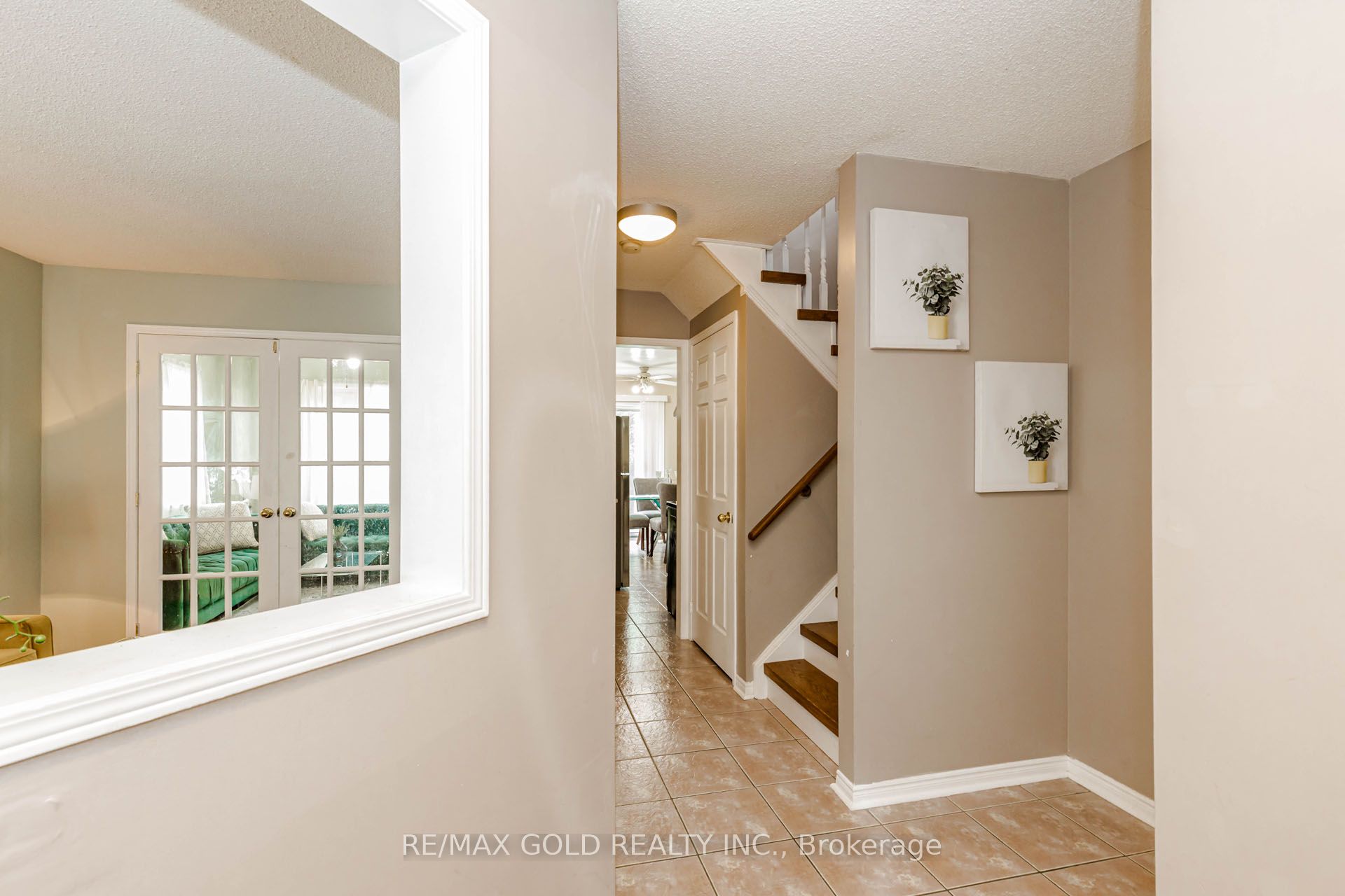 34 White Tail Crescent
