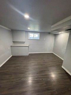 182 Bloor Street W
