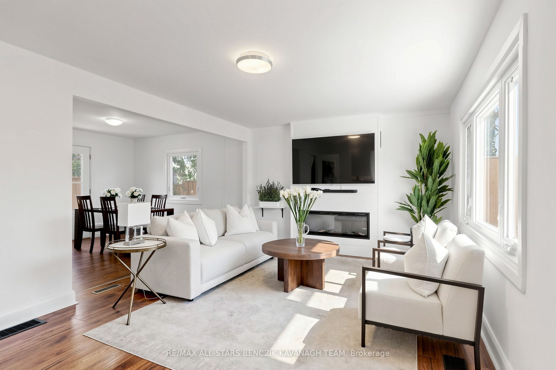 522 Sheppard Avenue