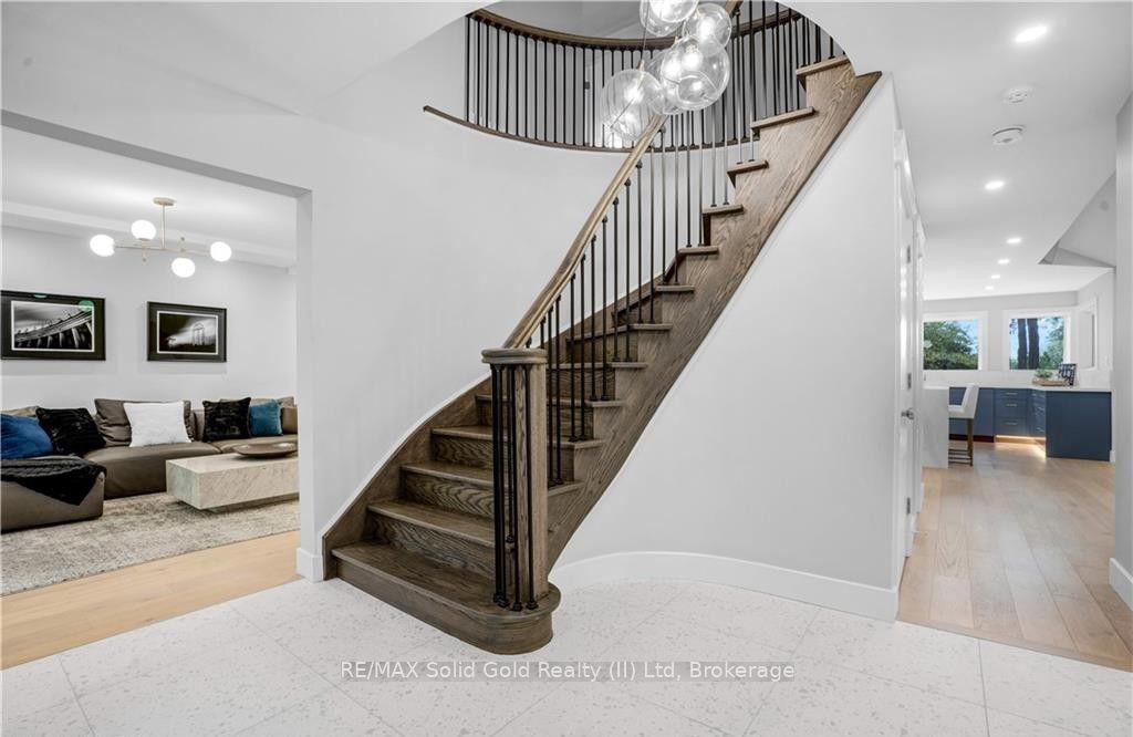 239 Corrie Crescent