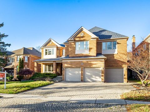 959 Lockwood Circle Newmarket ON L3X 1M1