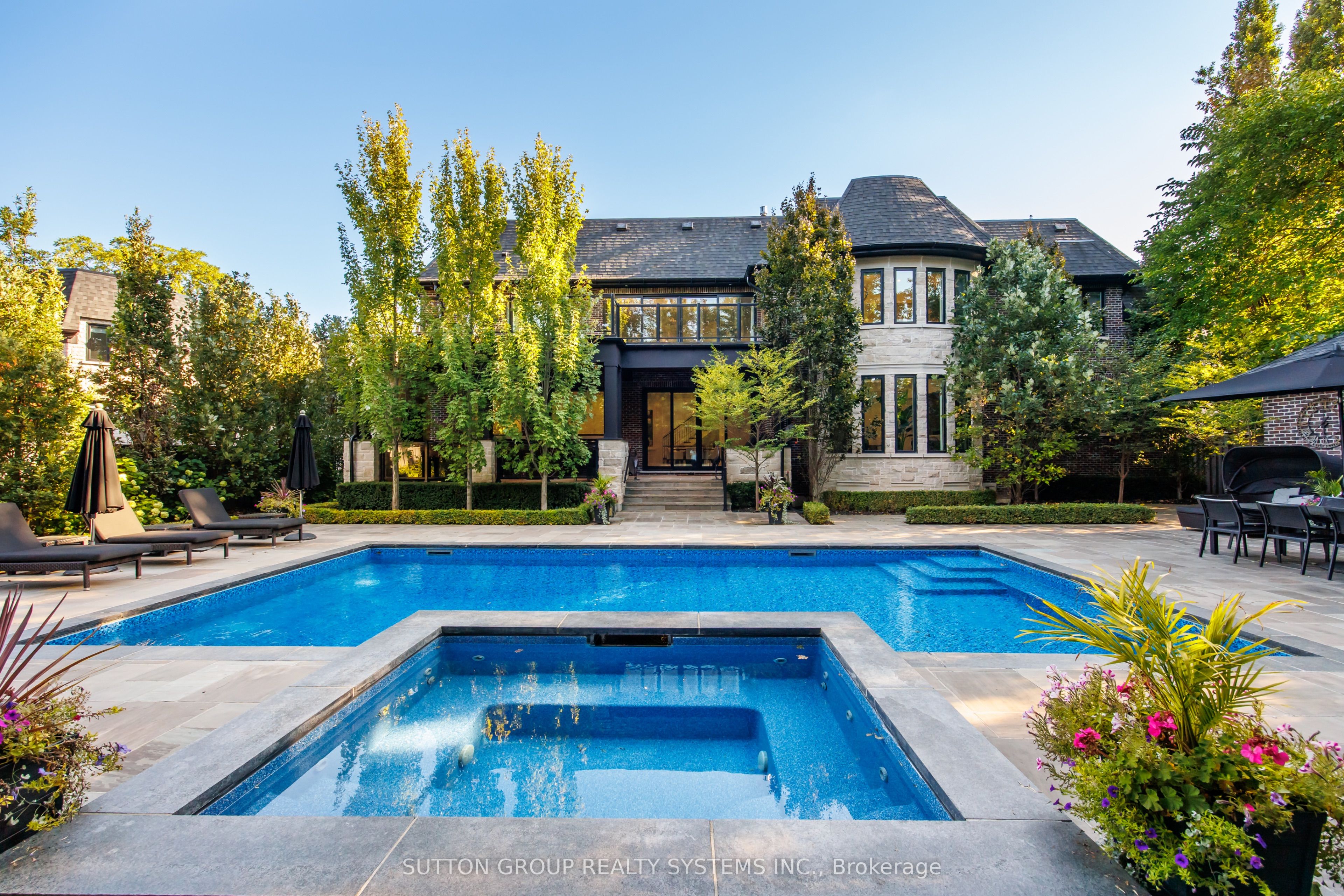 222 Arnold Avenue