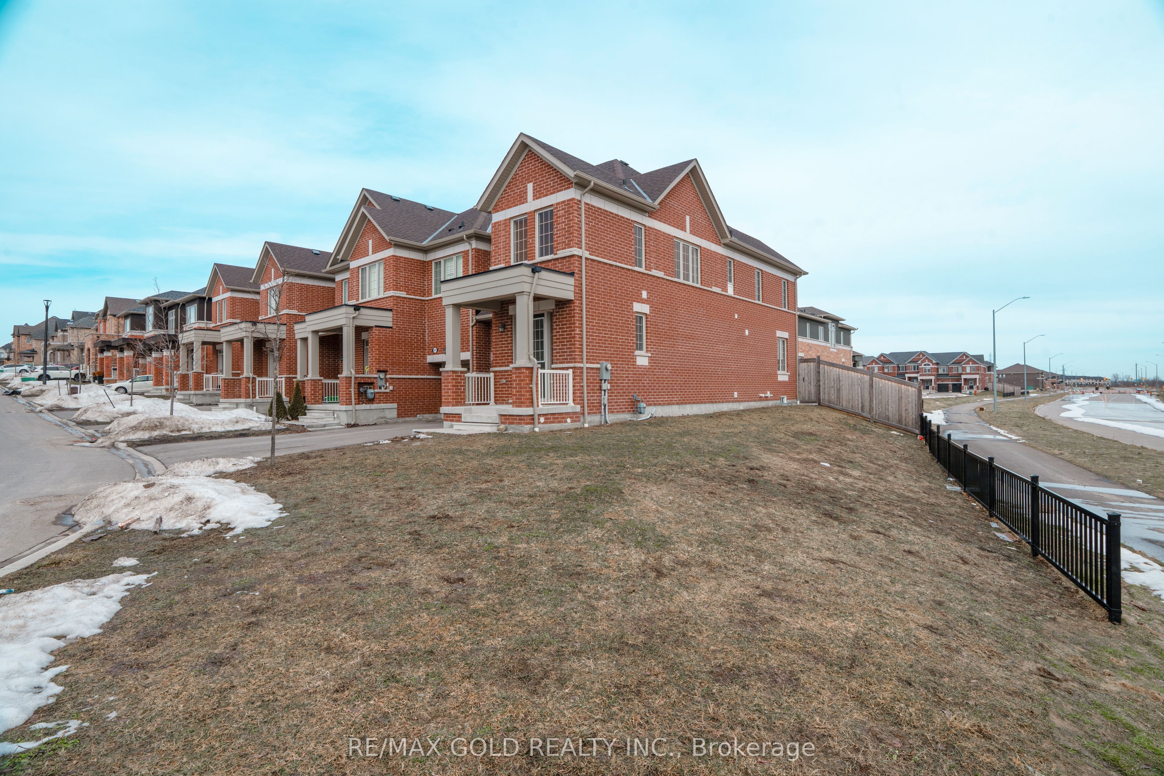 2433 Florentine Place