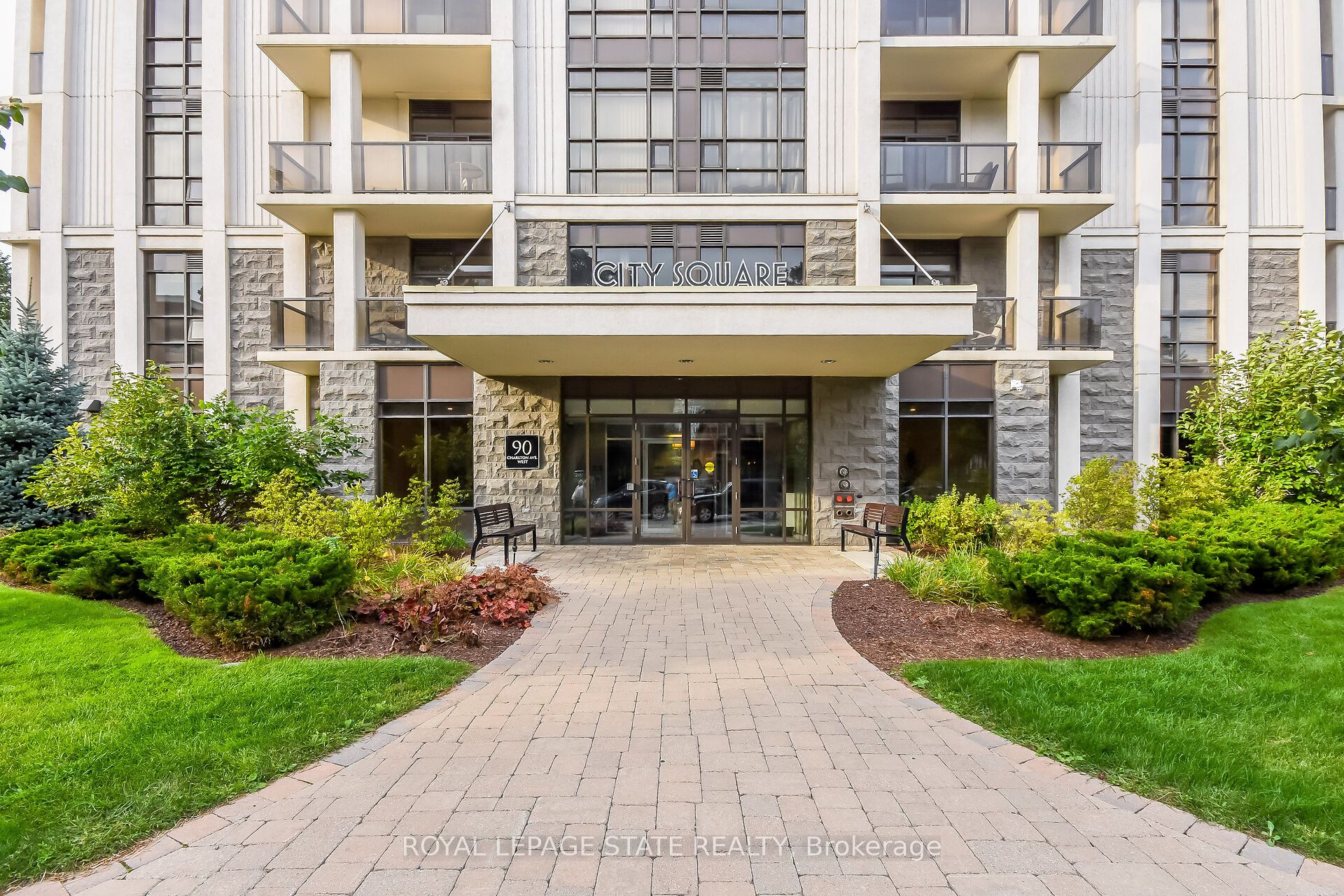 90 Charlton Avenue W 804
