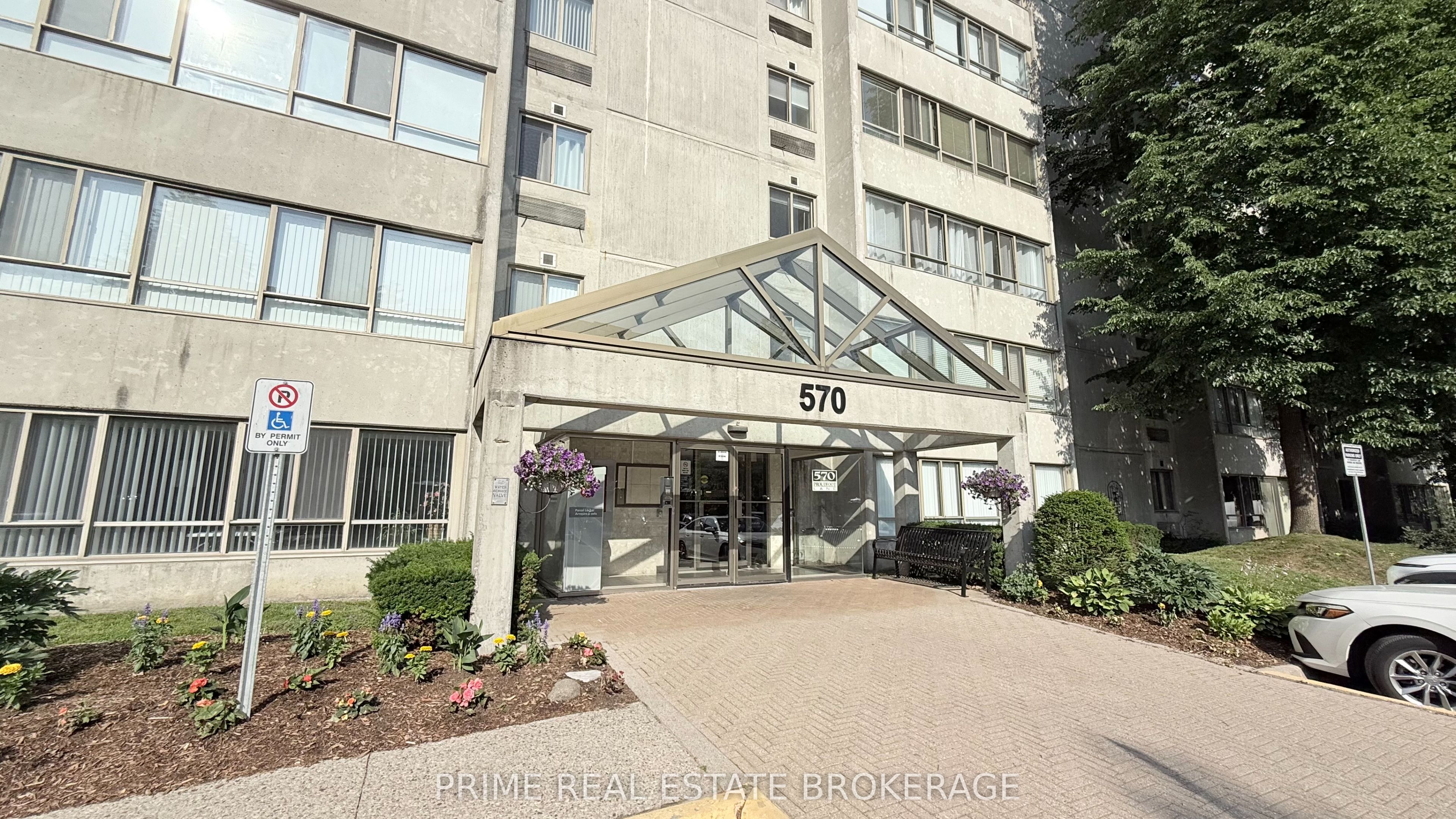 570 Proudfoot Lane 912