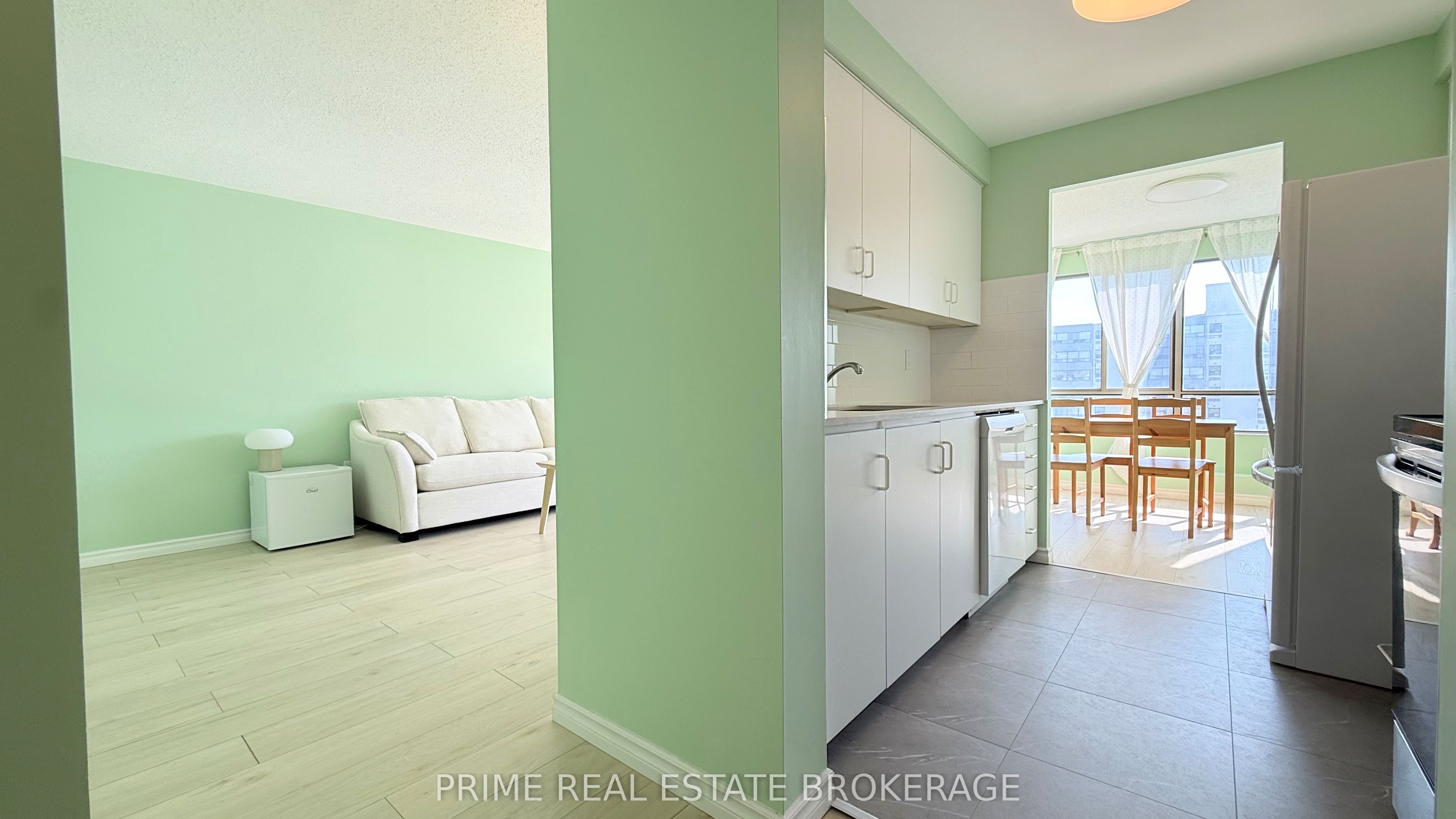 570 Proudfoot Lane 912