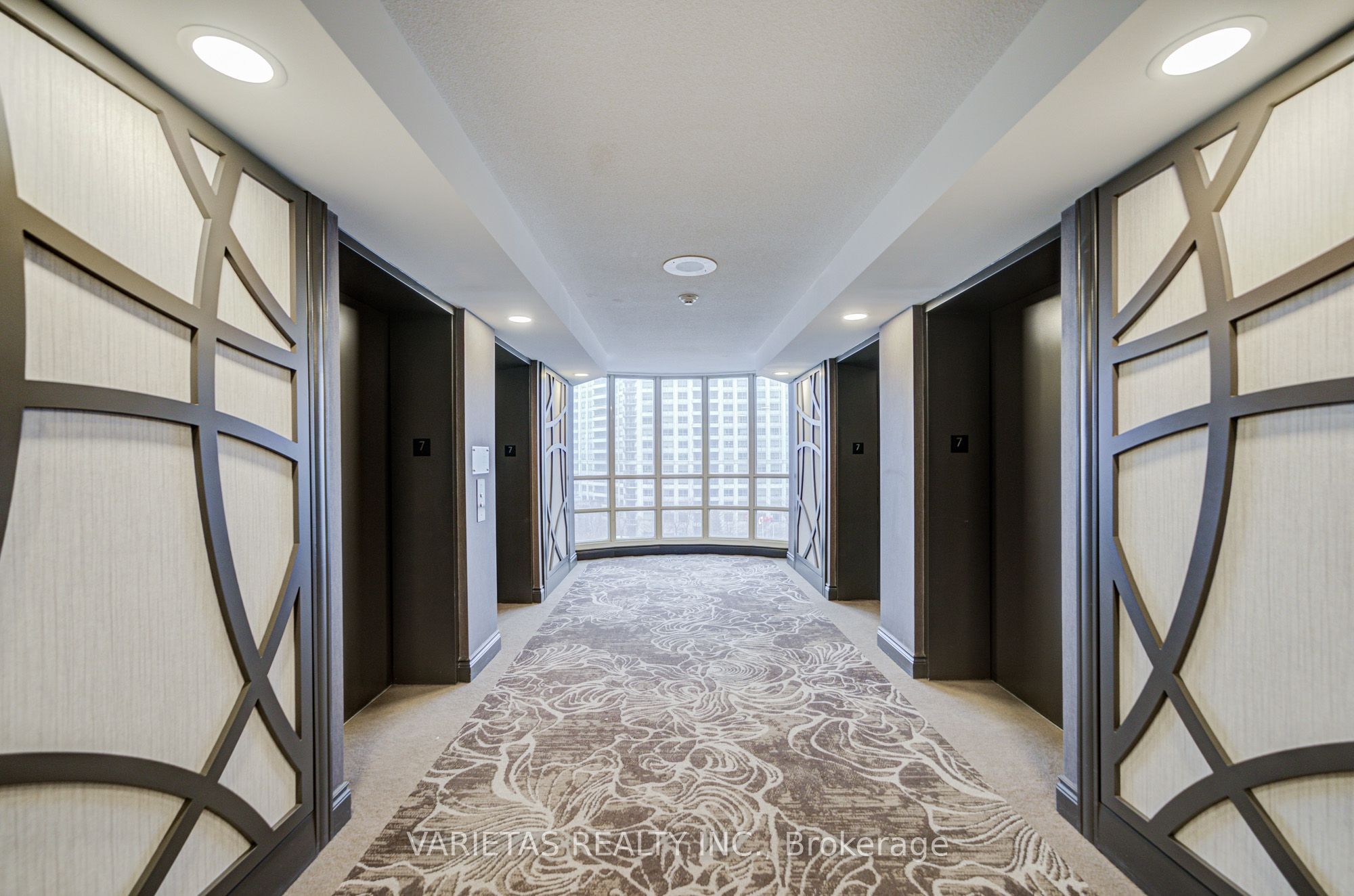 45 Kingsbridge Garden Circle 702