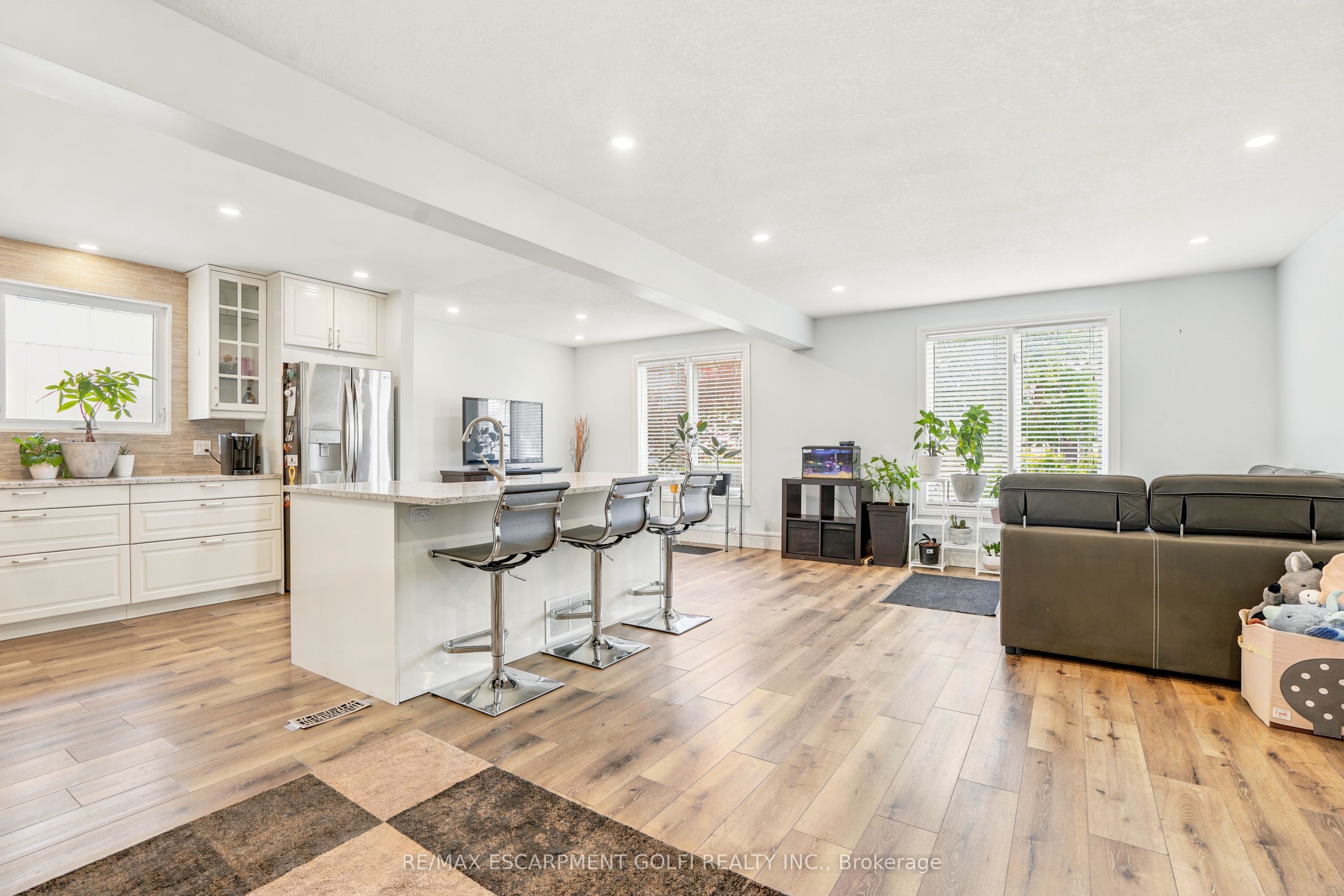 5062 FRIESEN Boulevard