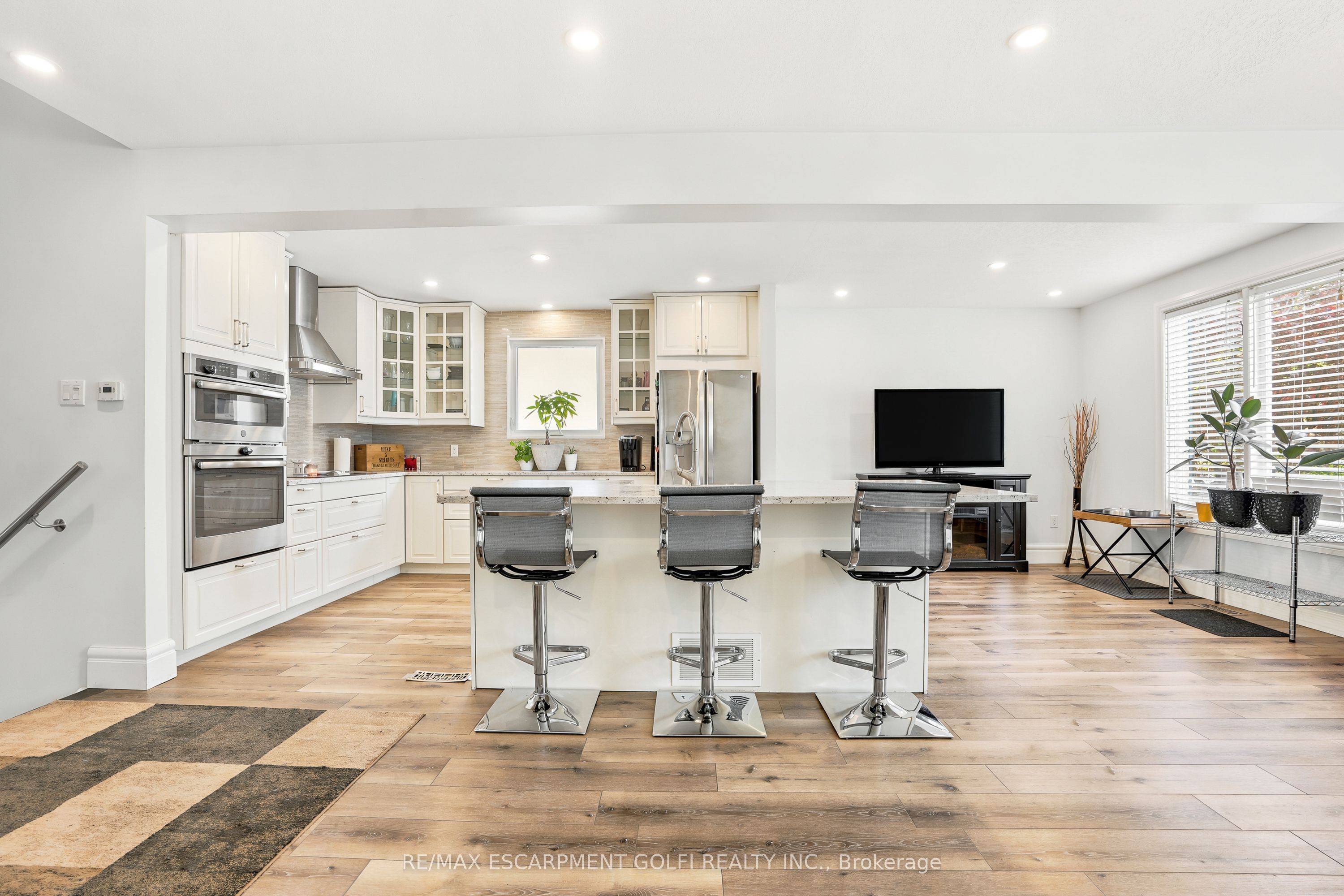5062 FRIESEN Boulevard