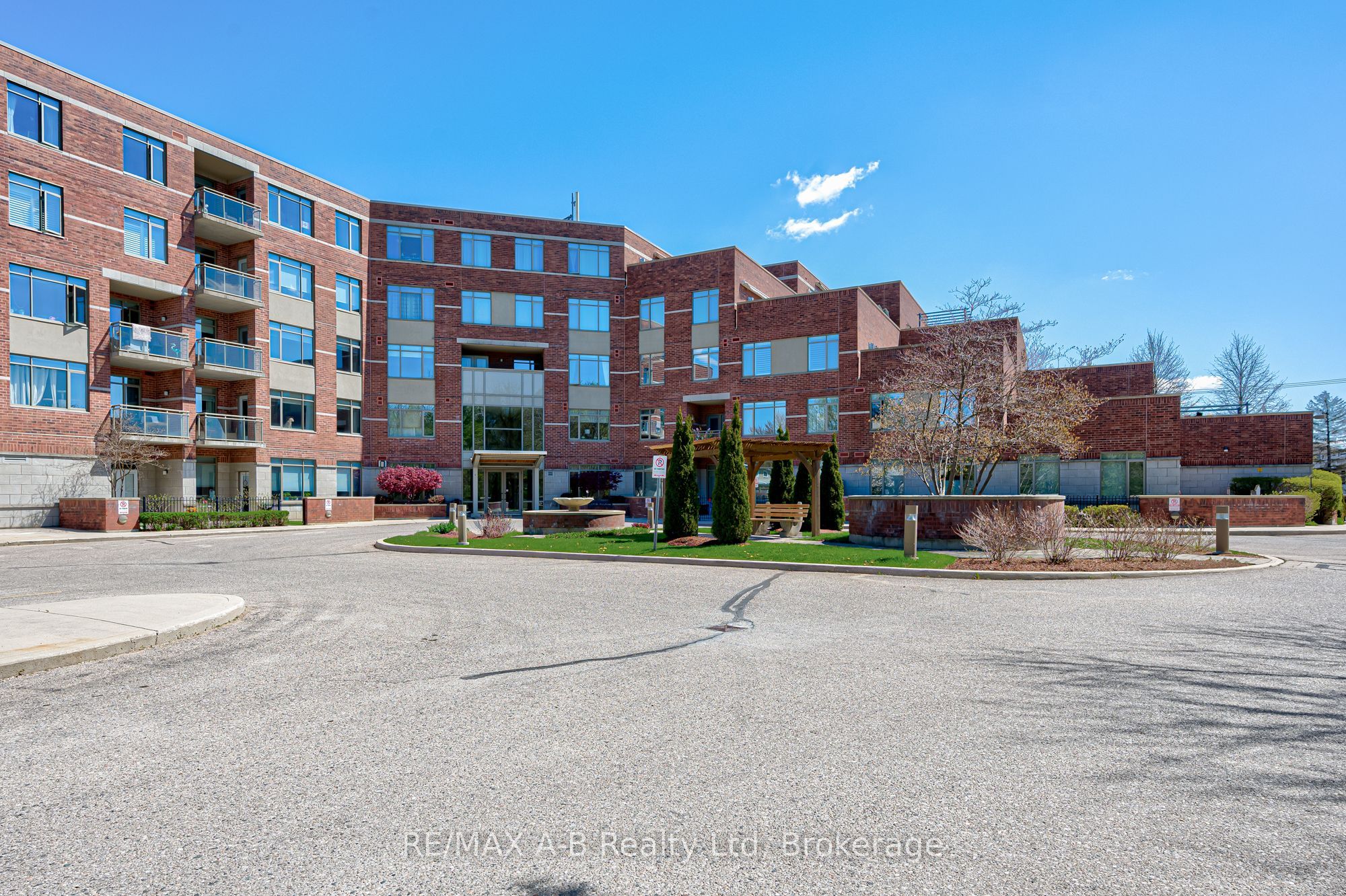 400 Romeo Street N 101