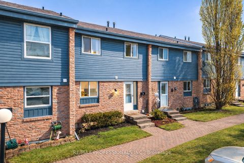 6699 Falconer Drive TH65 Mississauga ON L5N 2E3