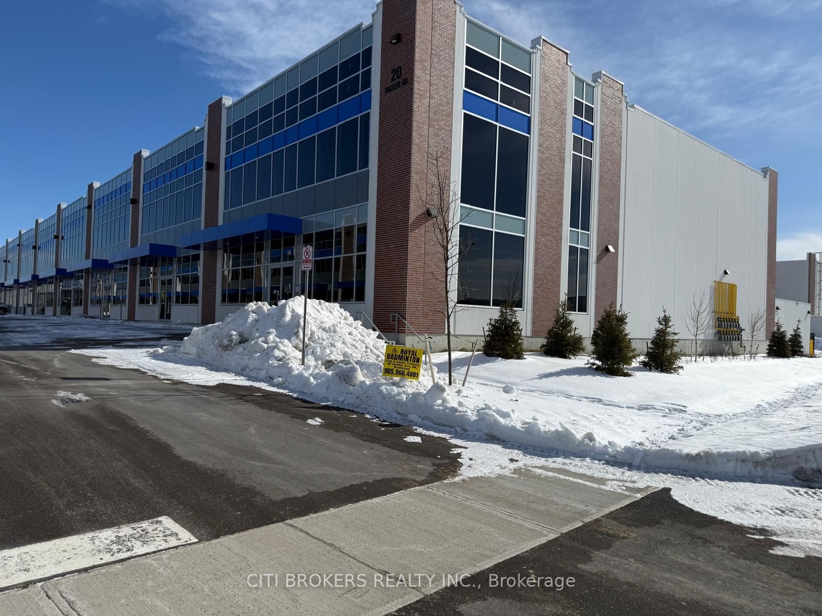 20 Tasker Road 74 (E14)