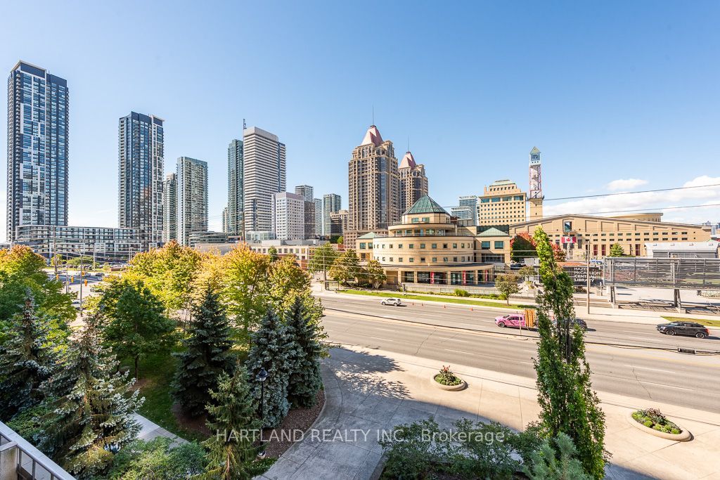 310 Burnhamthorpe Road W 405