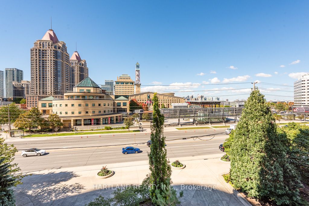 310 Burnhamthorpe Road W 405