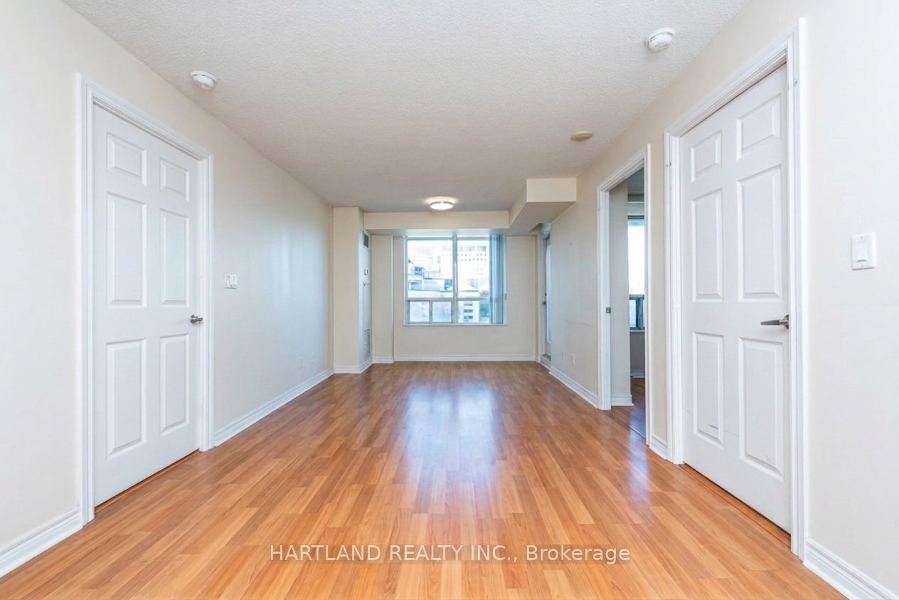 310 Burnhamthorpe Road W 405