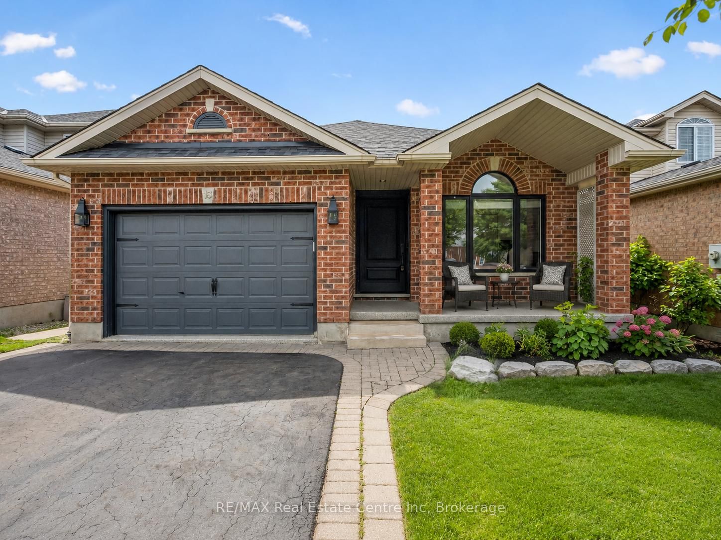 18 KEYS Crescent