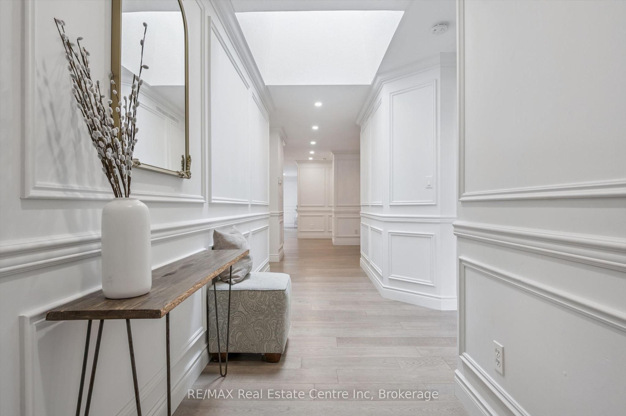 18 KEYS Crescent