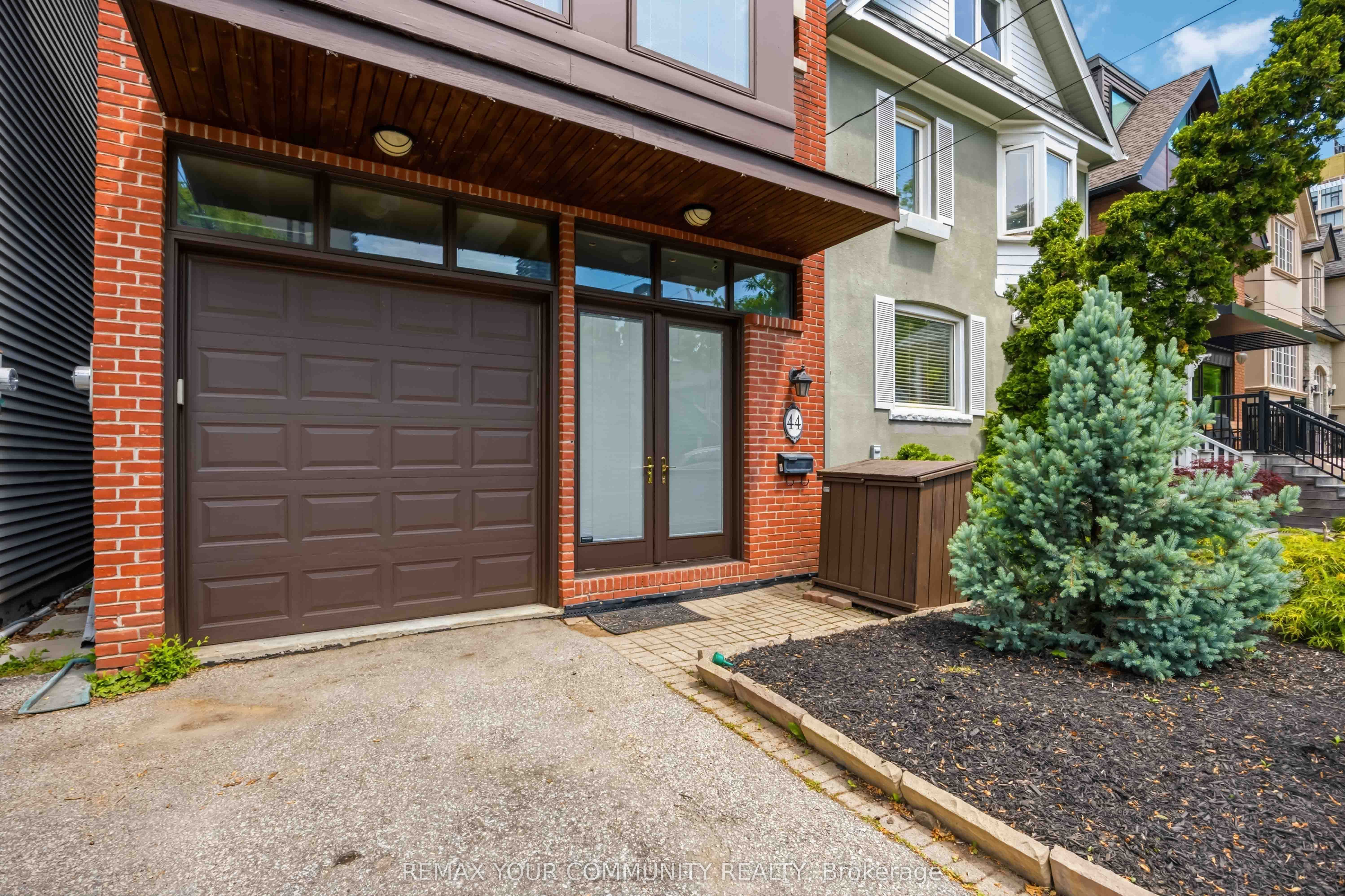 44 Castlefield Avenue