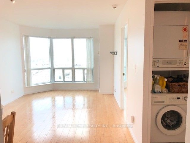 11 LEE CENTRE Drive PH305