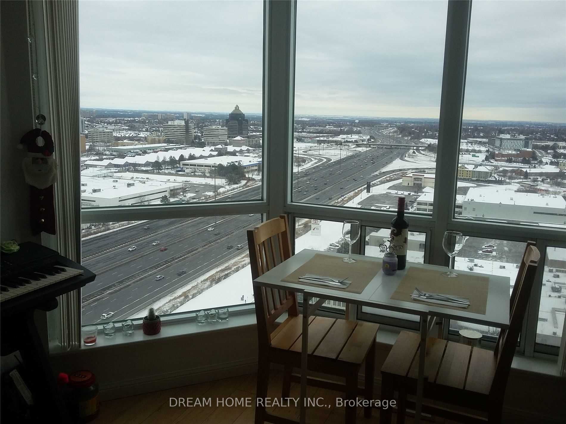 11 LEE CENTRE Drive PH305