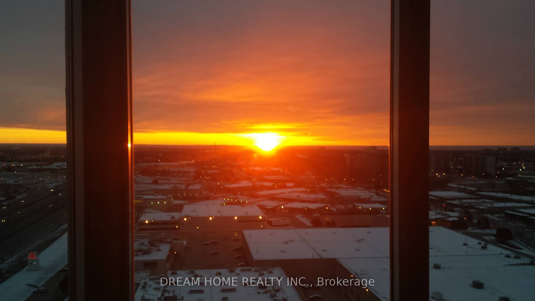 11 LEE CENTRE Drive PH305