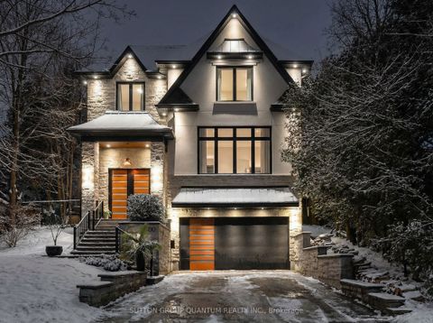 700 Hillcrest Road Pickering ON L1W 2P1