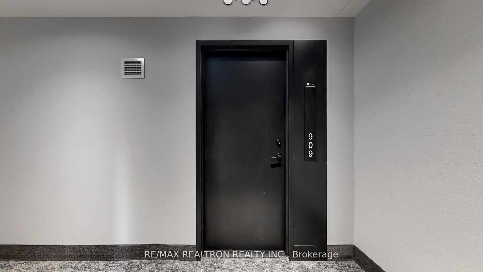 185 Deerfield Road 909