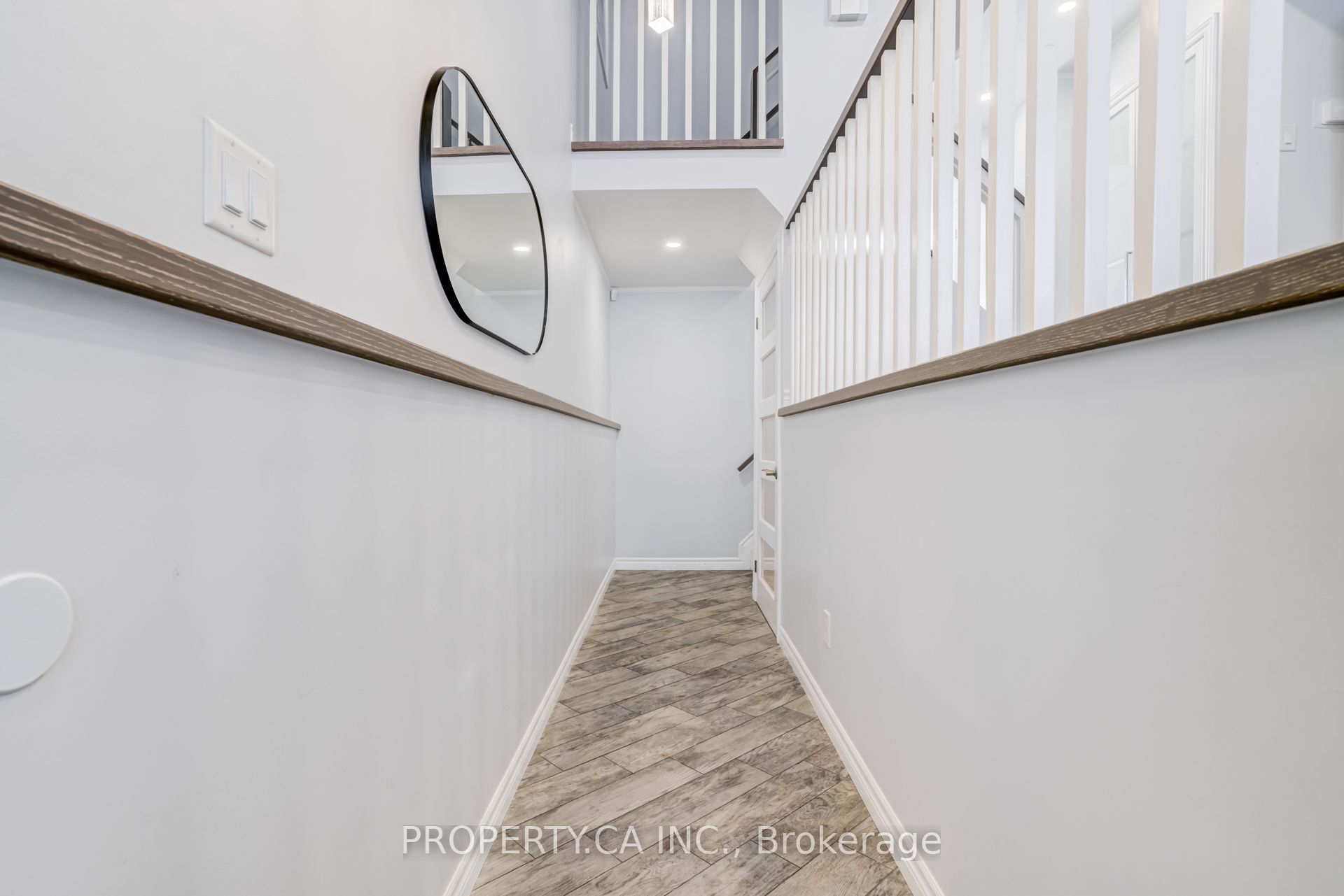 1050 Bristol Road W 45