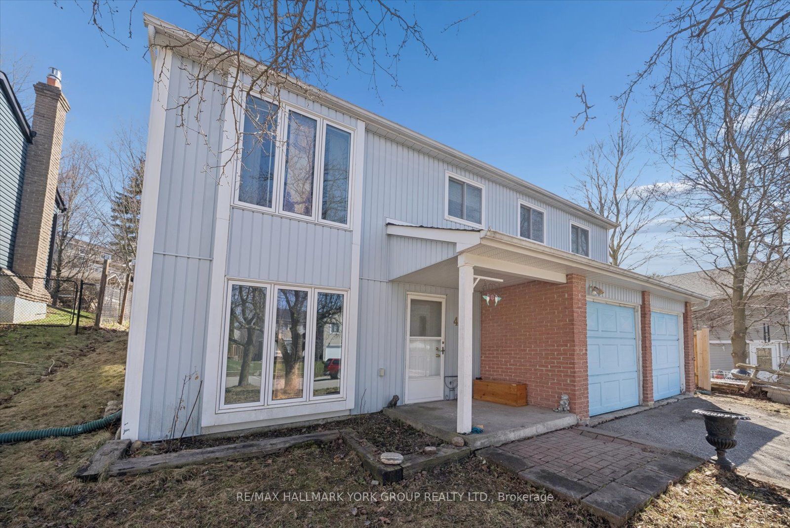 47 Holland River Boulevard