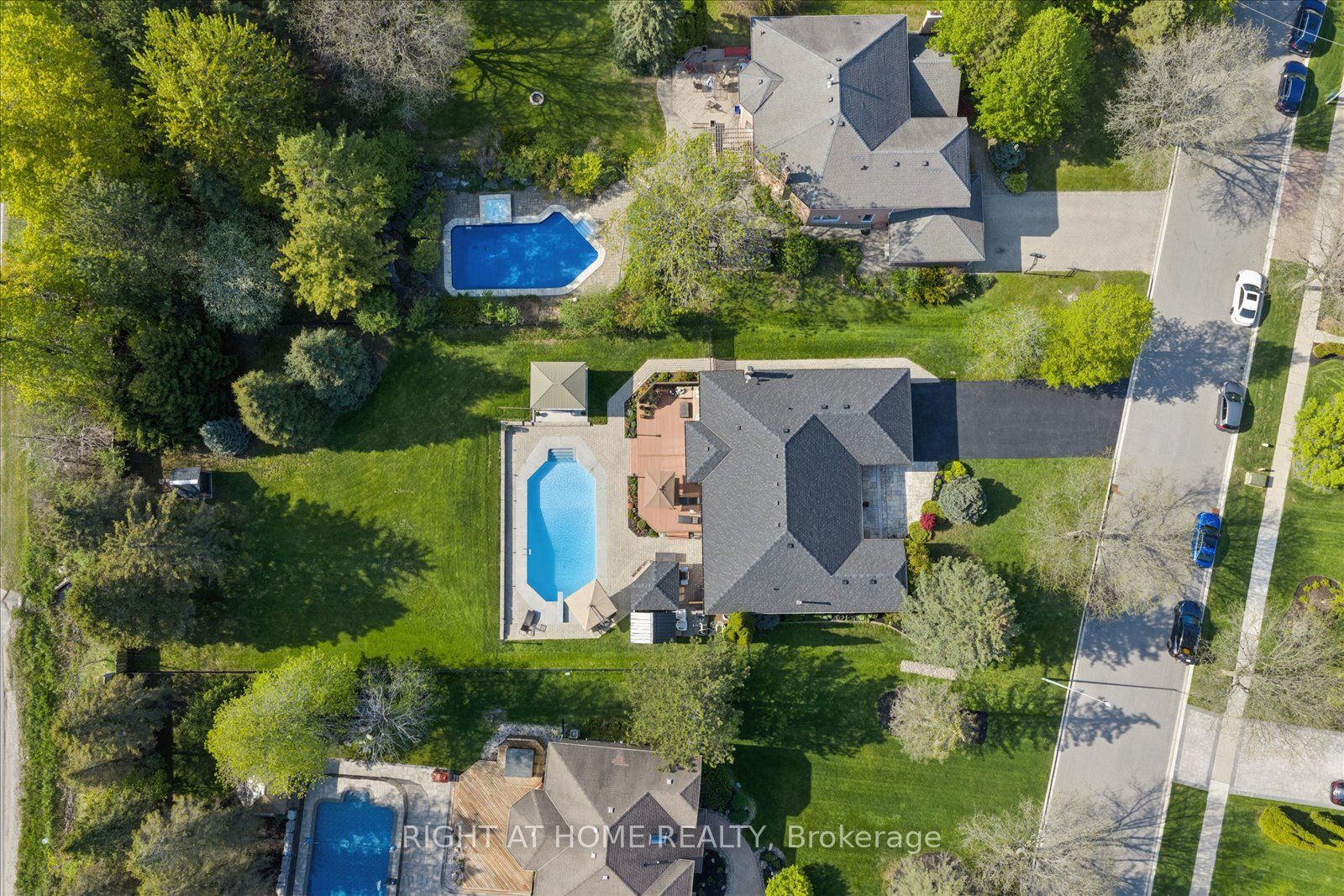 33 Wellington Heights Court