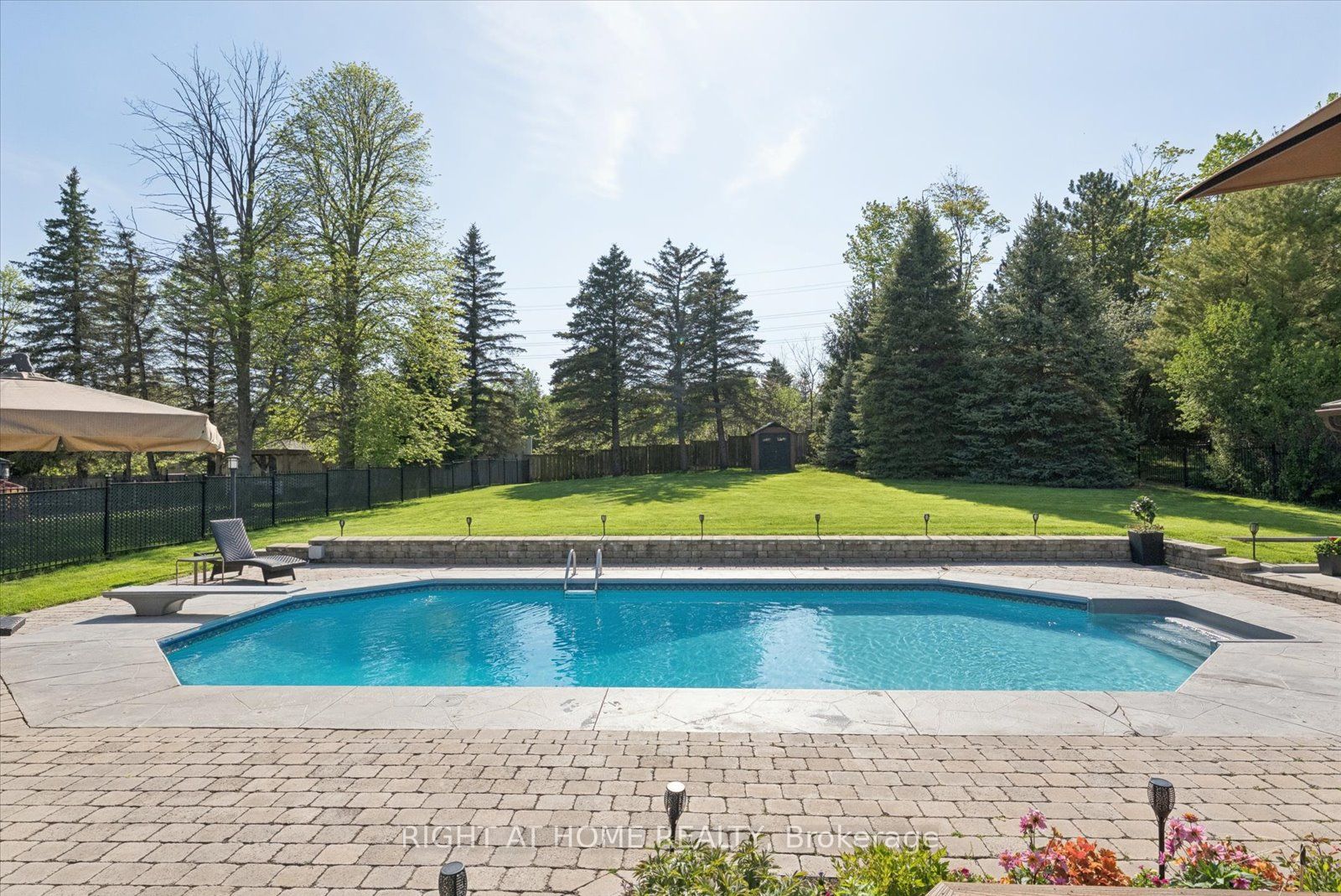 33 Wellington Heights Court