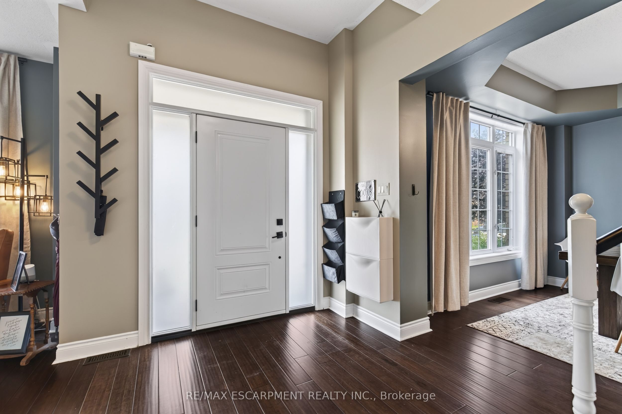 16 Watercliff Place