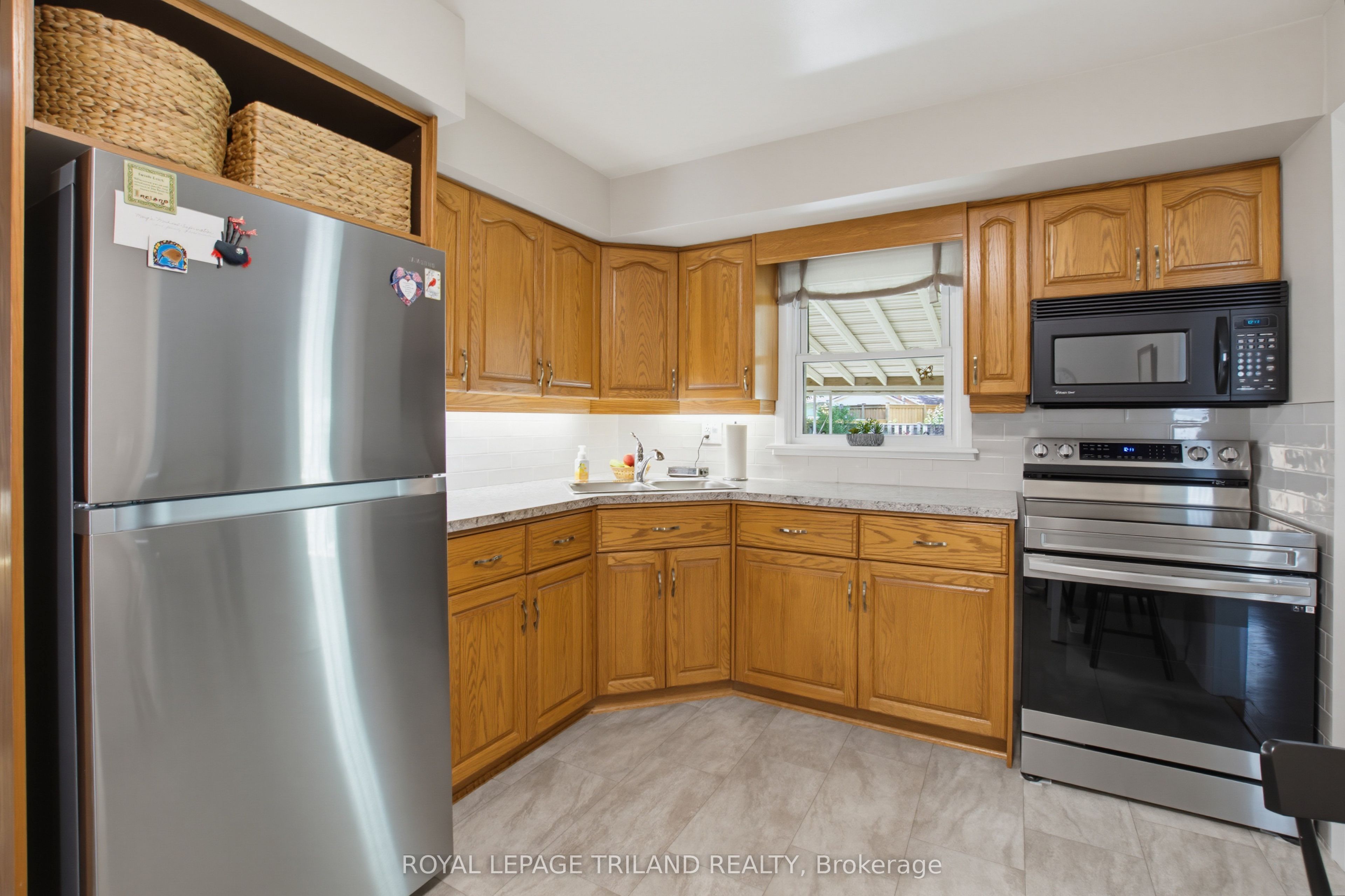 1463 Glenora Drive