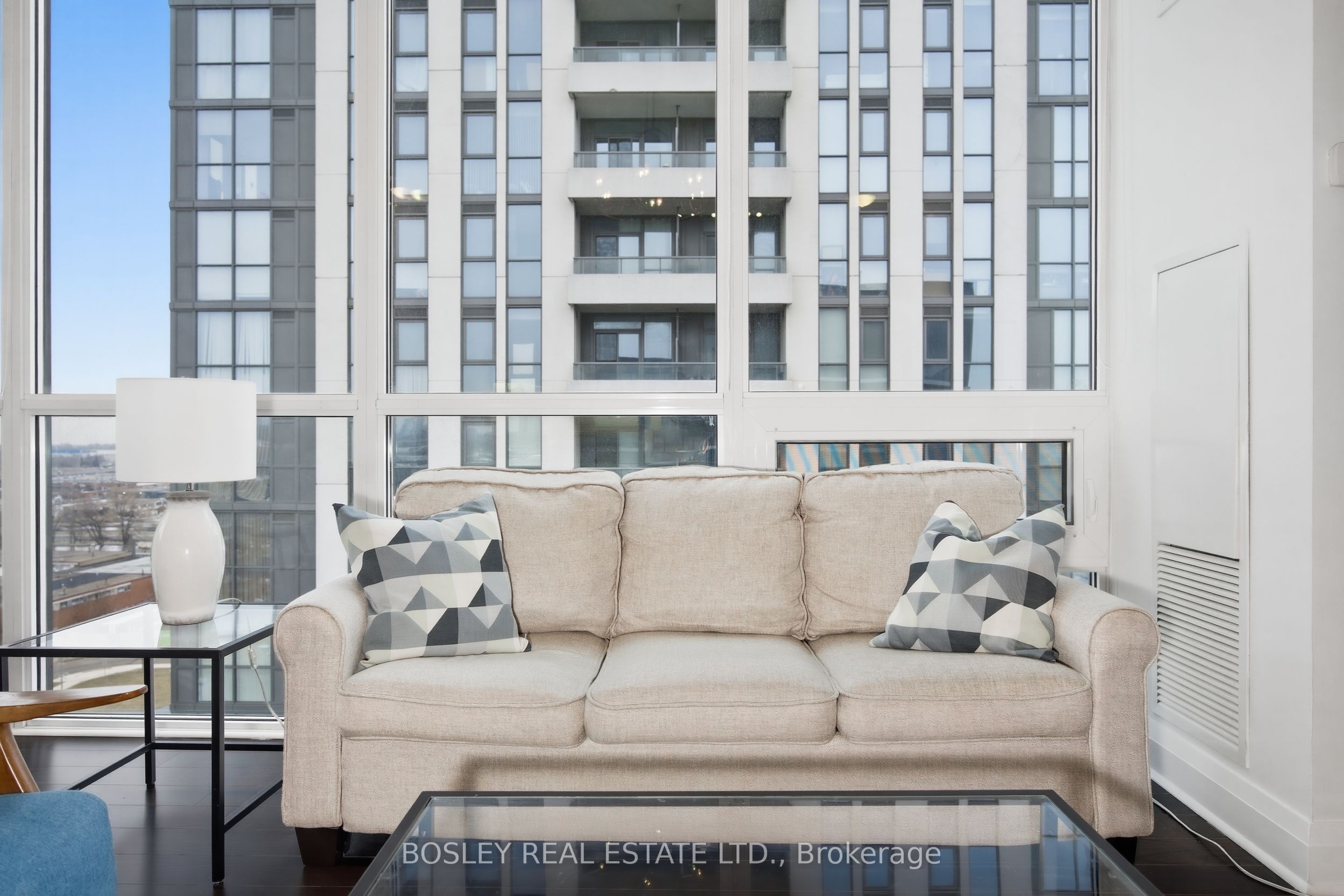 1185 The Queensway N/A 1203