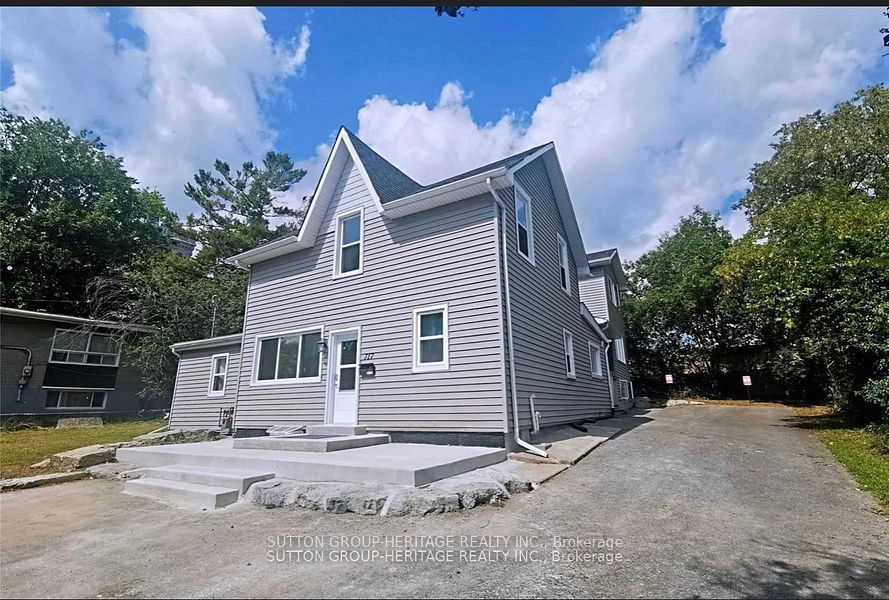 717 King Street W