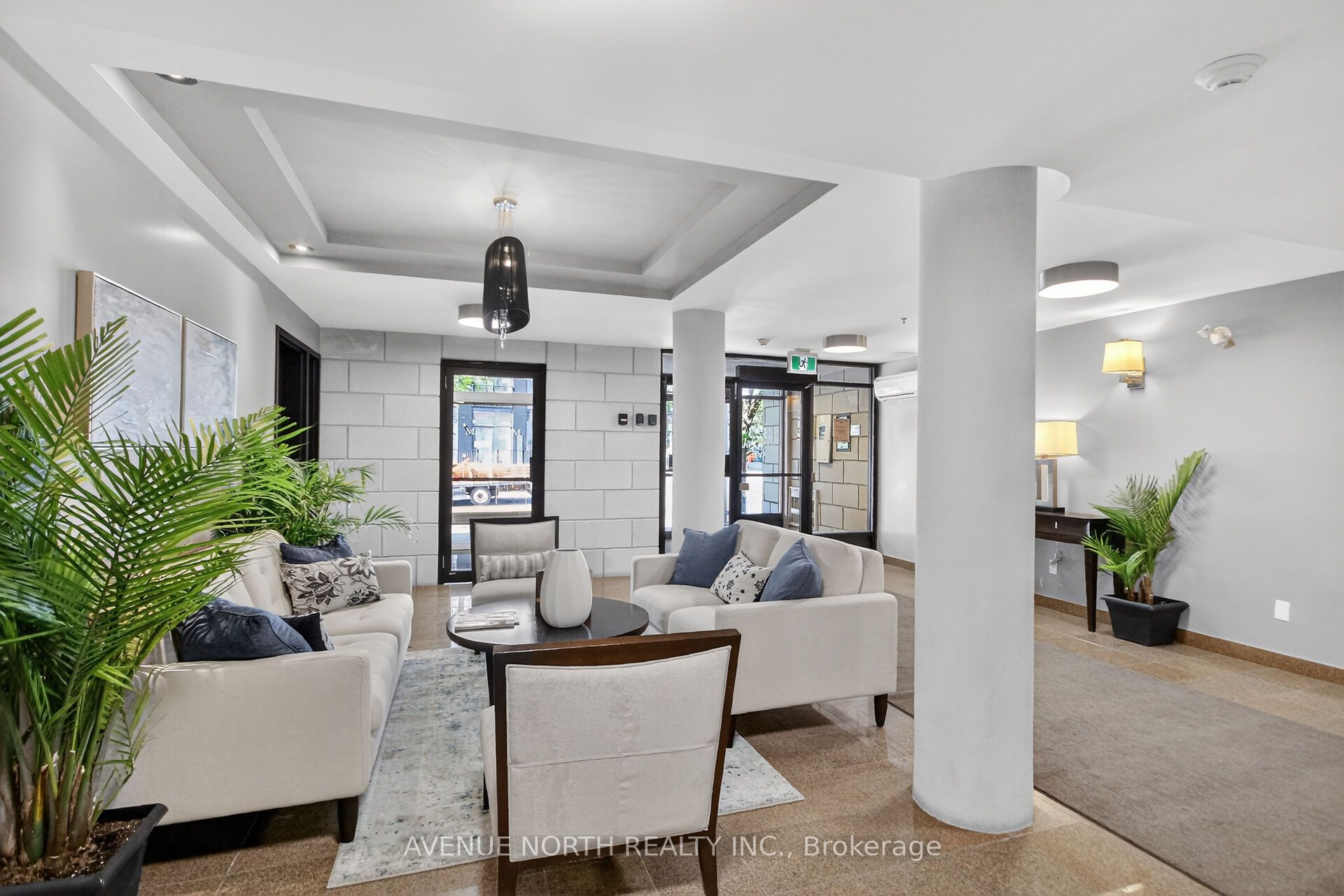 323 Winona Avenue 402