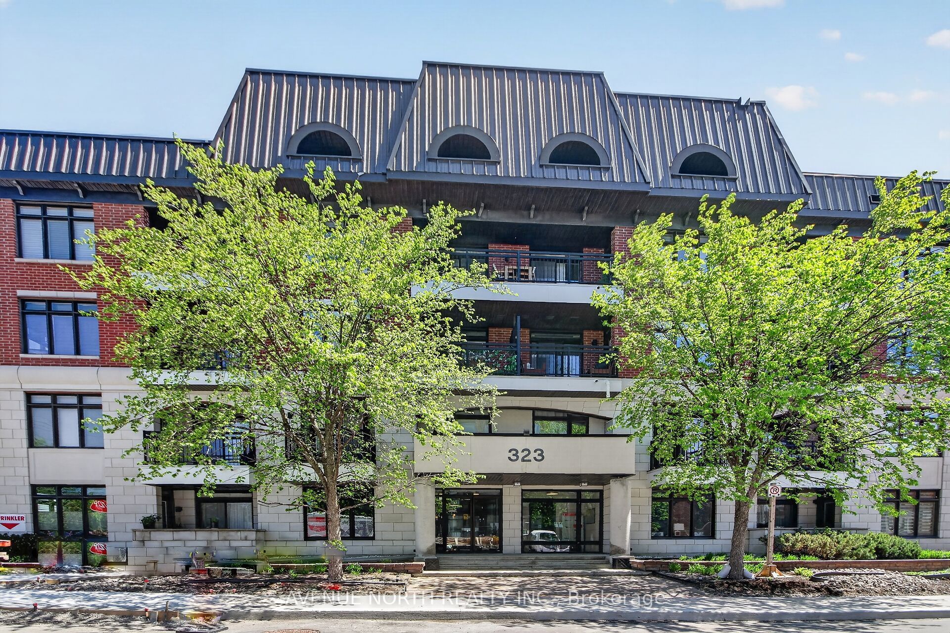 323 Winona Avenue 402