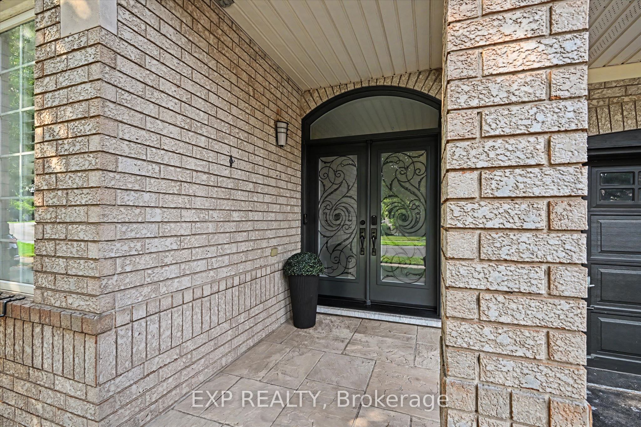 2376 Oakhaven Drive