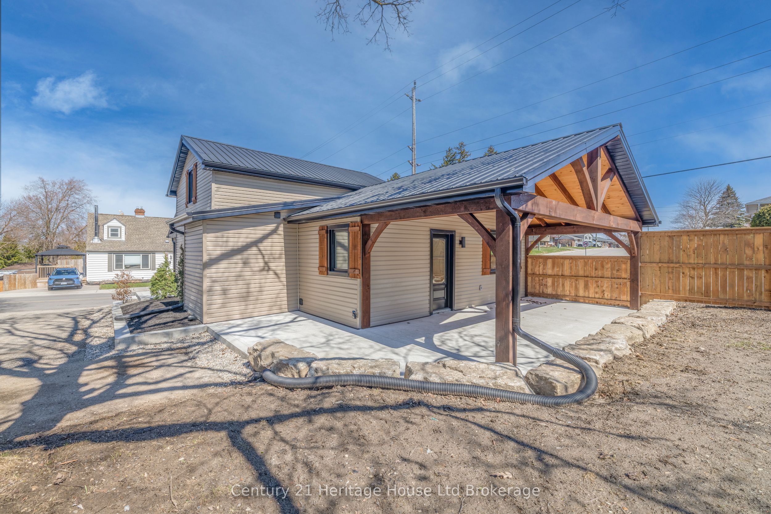 180 Cherry Street W