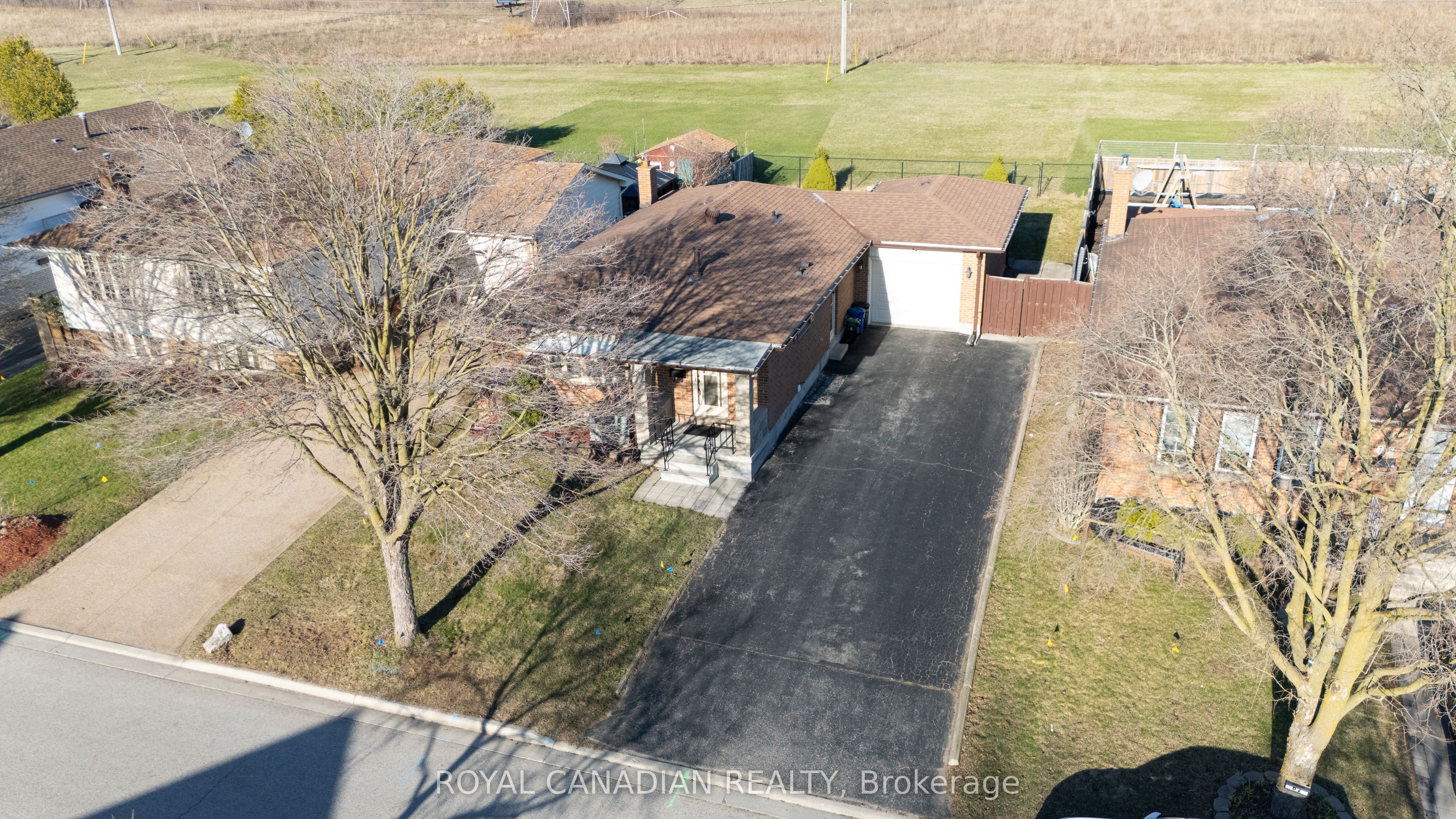 60 Lysanda Avenue