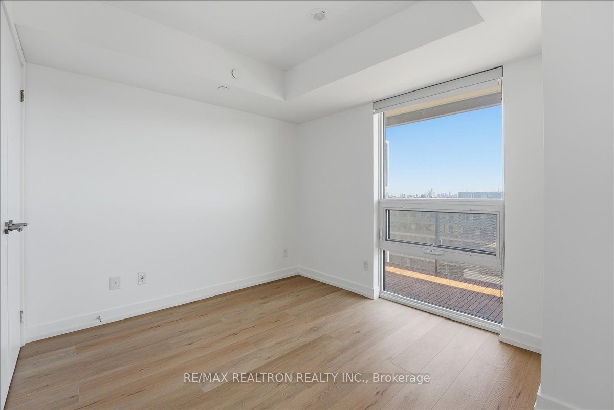 120 Varna Drive 1004