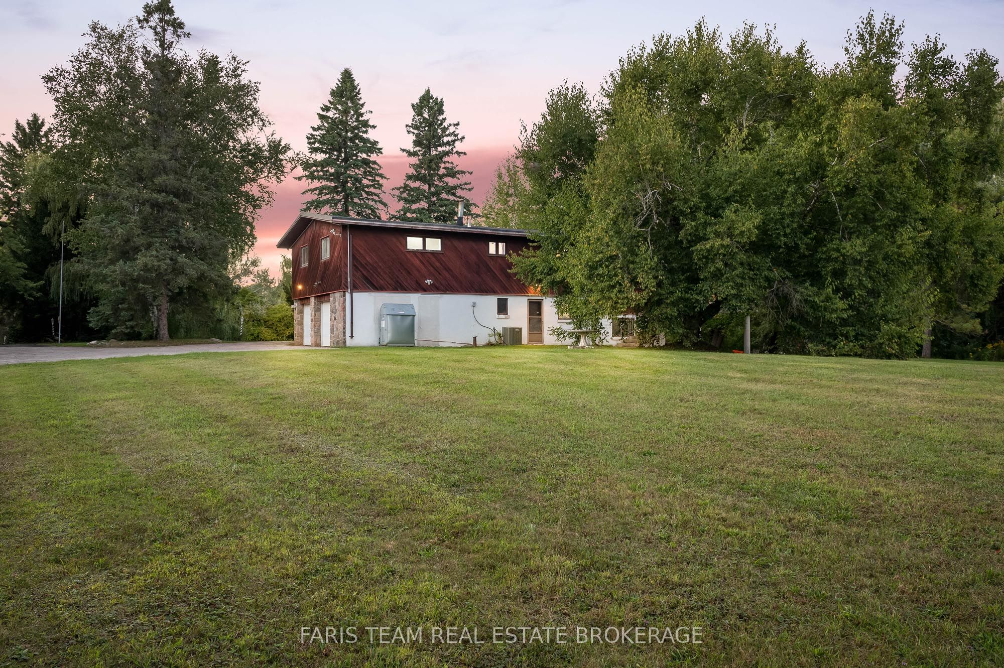 175 South Summit Farm Road