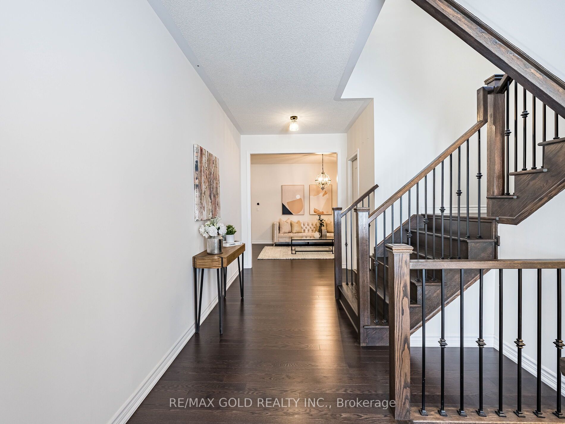 1966 GRANDVIEW ST N Street